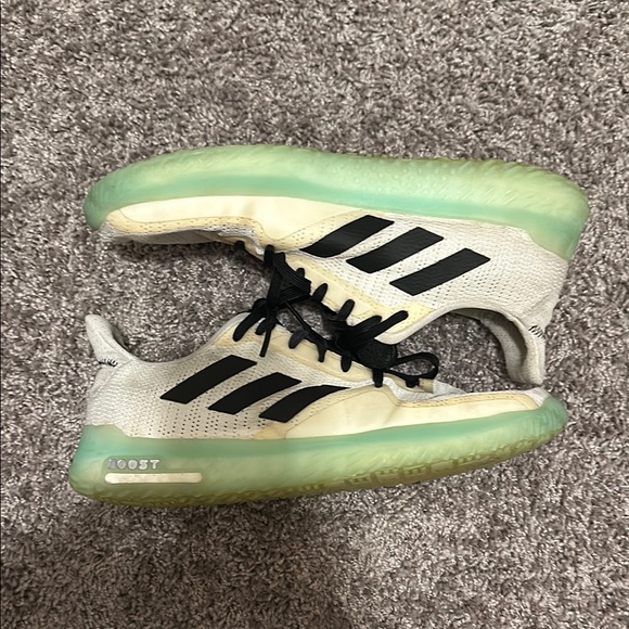 Adidas BOOST Women’s White/Black w/Green Soles Sneakers Lifting Exercise Sz 8.5 - Picture 2 of 11